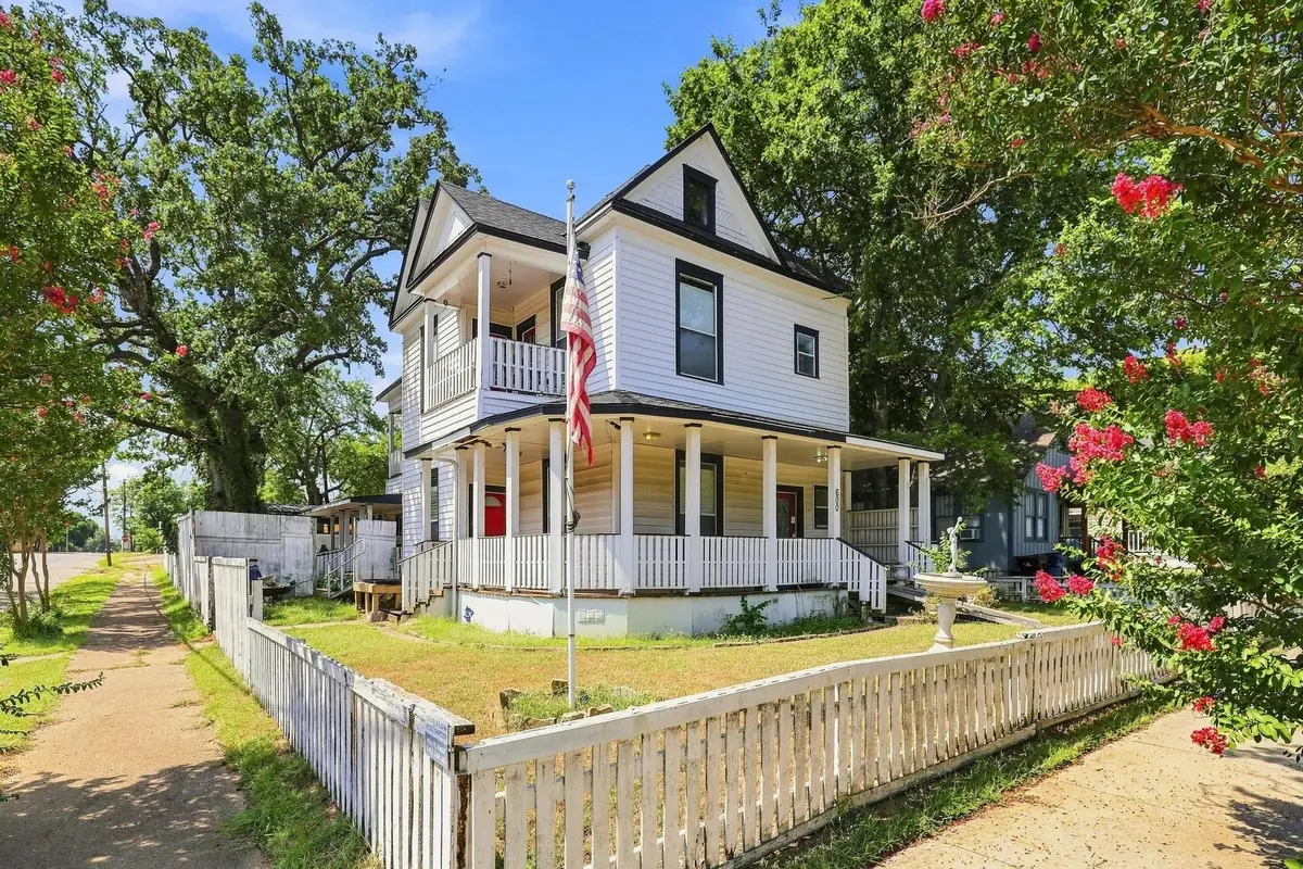 600 W Munson Street, Denison, TX 75020 - #1