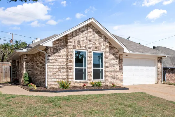 7437 Little Rock Lane, Fort Worth, TX 76120
