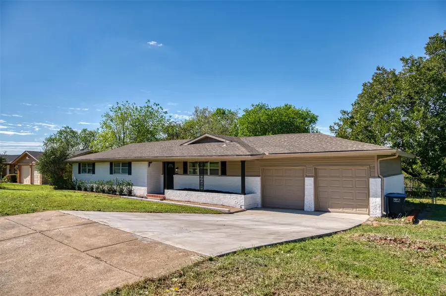 4516 Rolling Hills Drive, Fort Worth, TX 76119 - #2