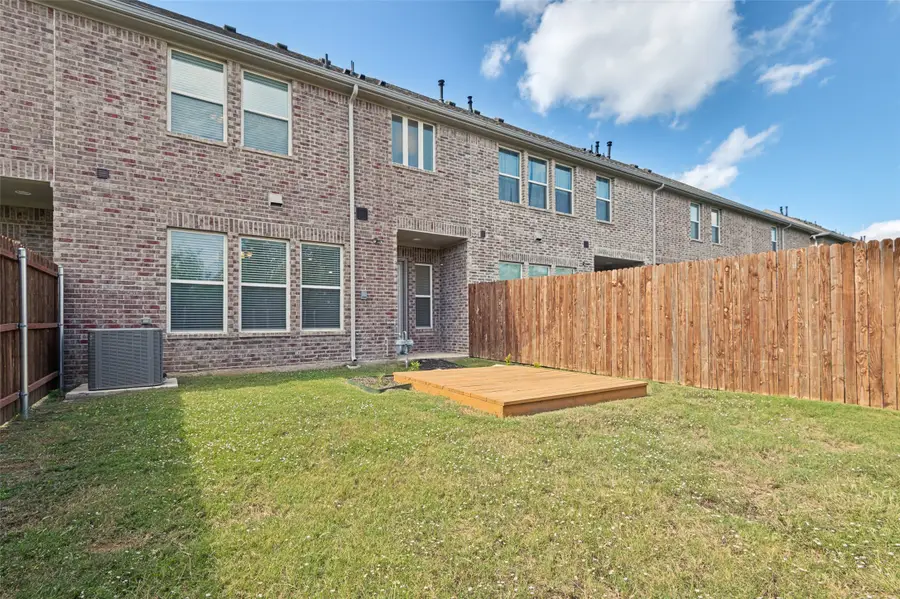 533 Hutchinson Lane, Lewisville, TX 75077 - #2