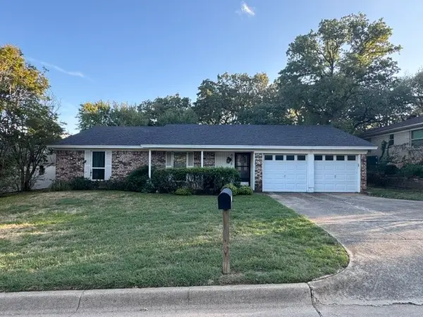 8408 Brookview Drive, North Richland Hills, TX 76182