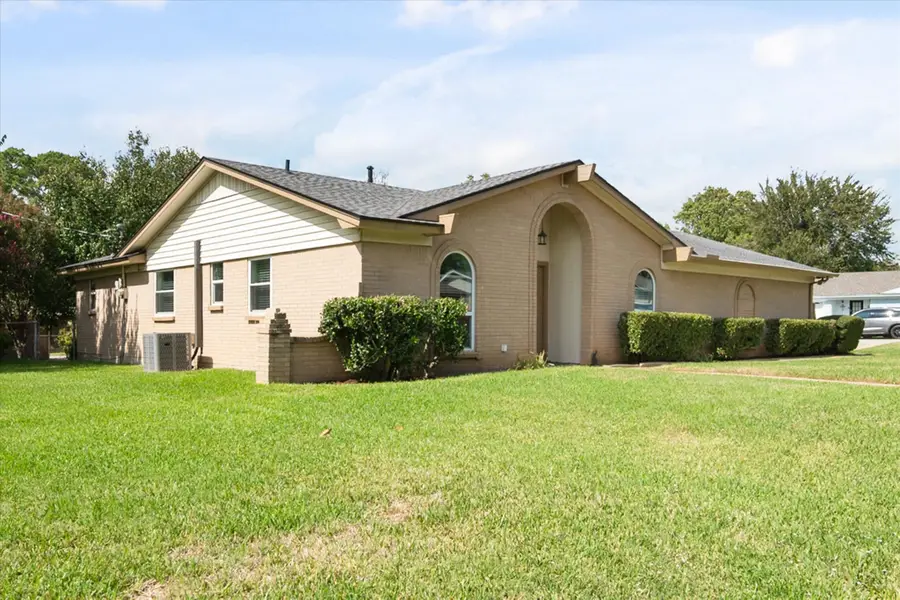 2017 Hurstview Drive, Hurst, TX 76054 - #3