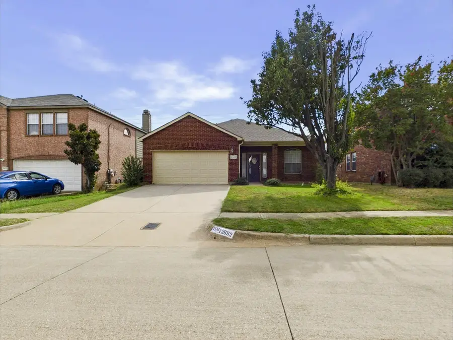 12652 Oakwood Circle, Fort Worth, TX 76040 - #2