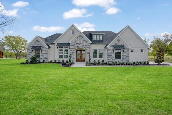 65 Red Bird Lane, Bells, TX 75414