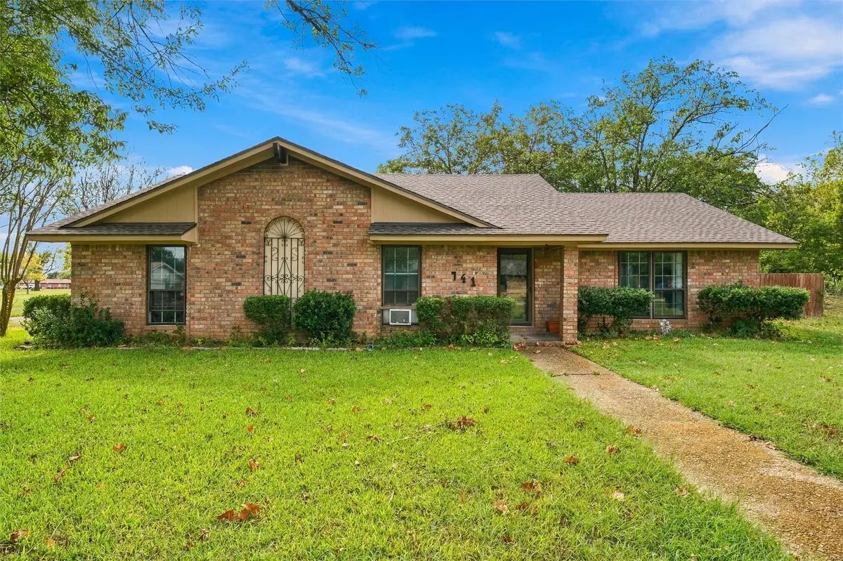 741 S 1st Street, Hewitt, TX 76643 - #1