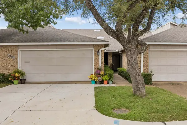 2103 Country Villa Drive, Carrollton, TX 75006