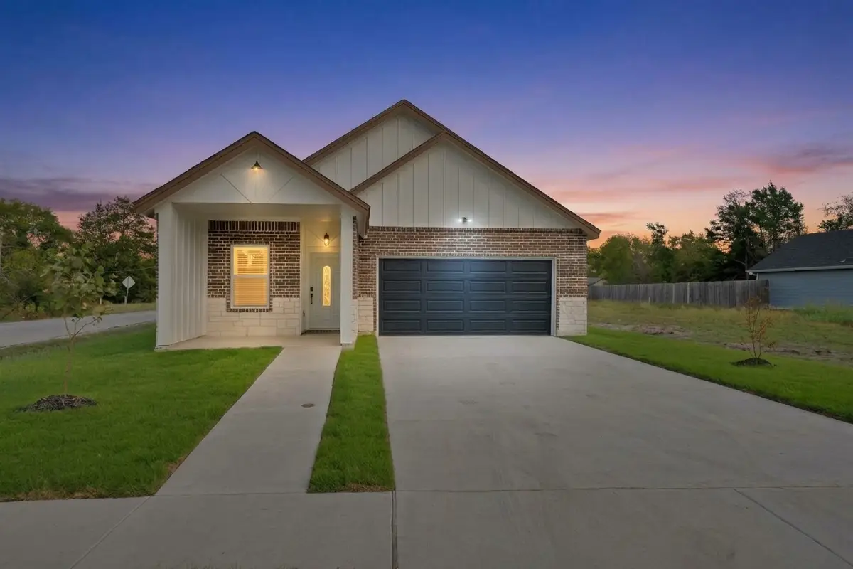 724 Gilbert Street, Terrell, TX 75160 - #1