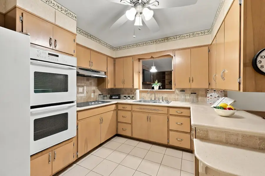 1306 Hillside Drive, Gainesville, TX 76240 - #3