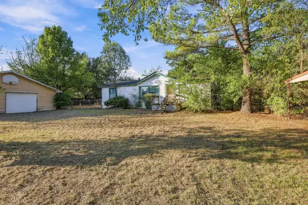 305 Dover Drive, Gordonville, TX 76245