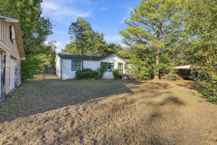 305 Dover Drive, Gordonville, TX 76245 - #2