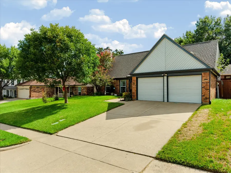 208 Wildbriar Street, Euless, TX 76039 - #2
