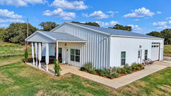 435 Lake Valley Road, Sunset, TX 76270