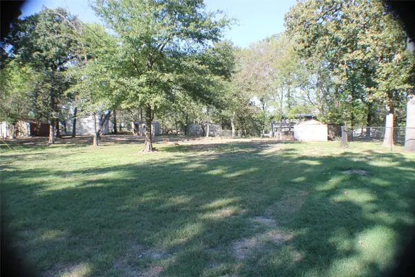 111 Daniel Drive, Mabank, TX 75156