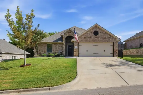 704 Westgate Drive, Aledo, TX 76008