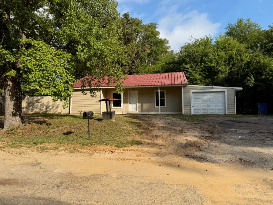 110 E Cate Street, Grand Saline, TX 75140 - #2
