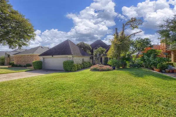 16024 Chalfont Circle, Dallas, TX 75248