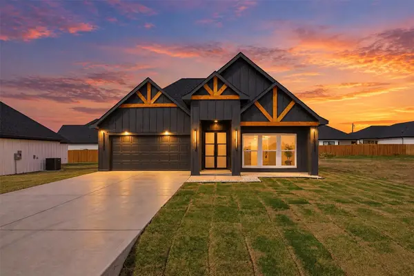 101 Connor Circle, Mabank, TX 75147