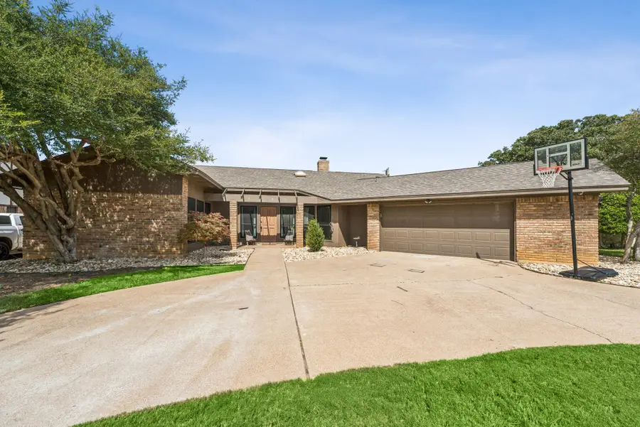 1905 Reverchon Drive, Arlington, TX 76017 - #2