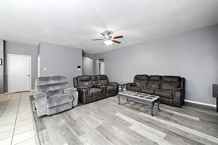1242 E Powell Avenue, Fort Worth, TX 76104 - #3