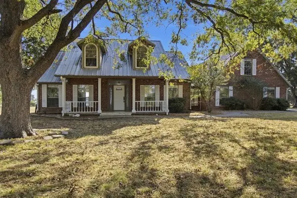 3686 Fm 100, Honey Grove, TX 75446