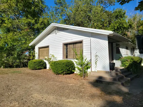 203 S Walnut, Clarksville, TX 75426