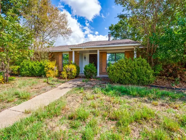 3218 Rose Hill Road, Carrollton, TX 75007