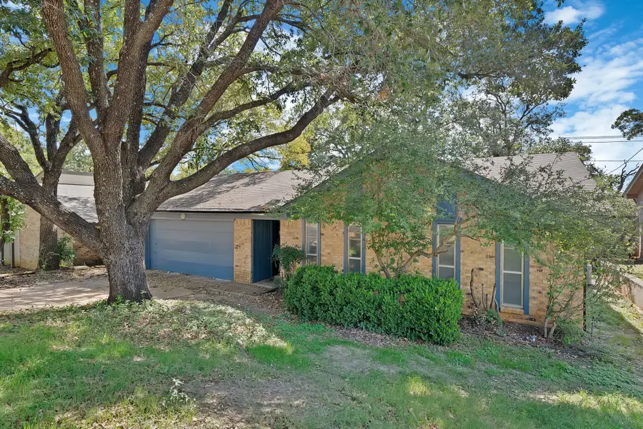 7648 Blue Carriage Lane, Fort Worth, TX 76120 - #2