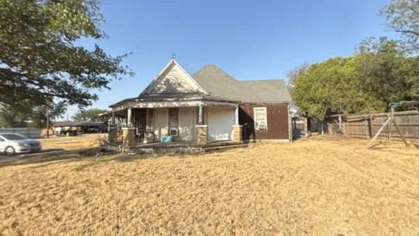 311 S Walton Street, Roby, TX 79543