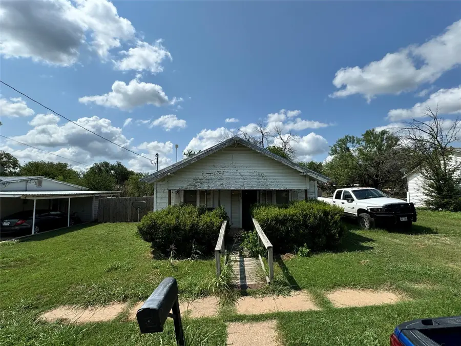 308 E 4th Street, Coleman, TX 76834 - #2