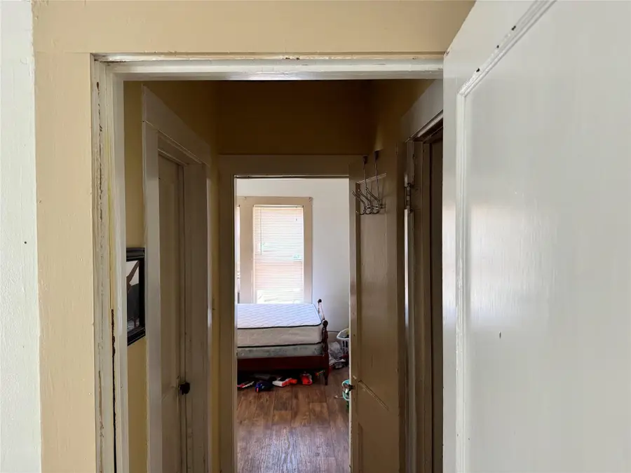 308 E 4th Street, Coleman, TX 76834 - #3