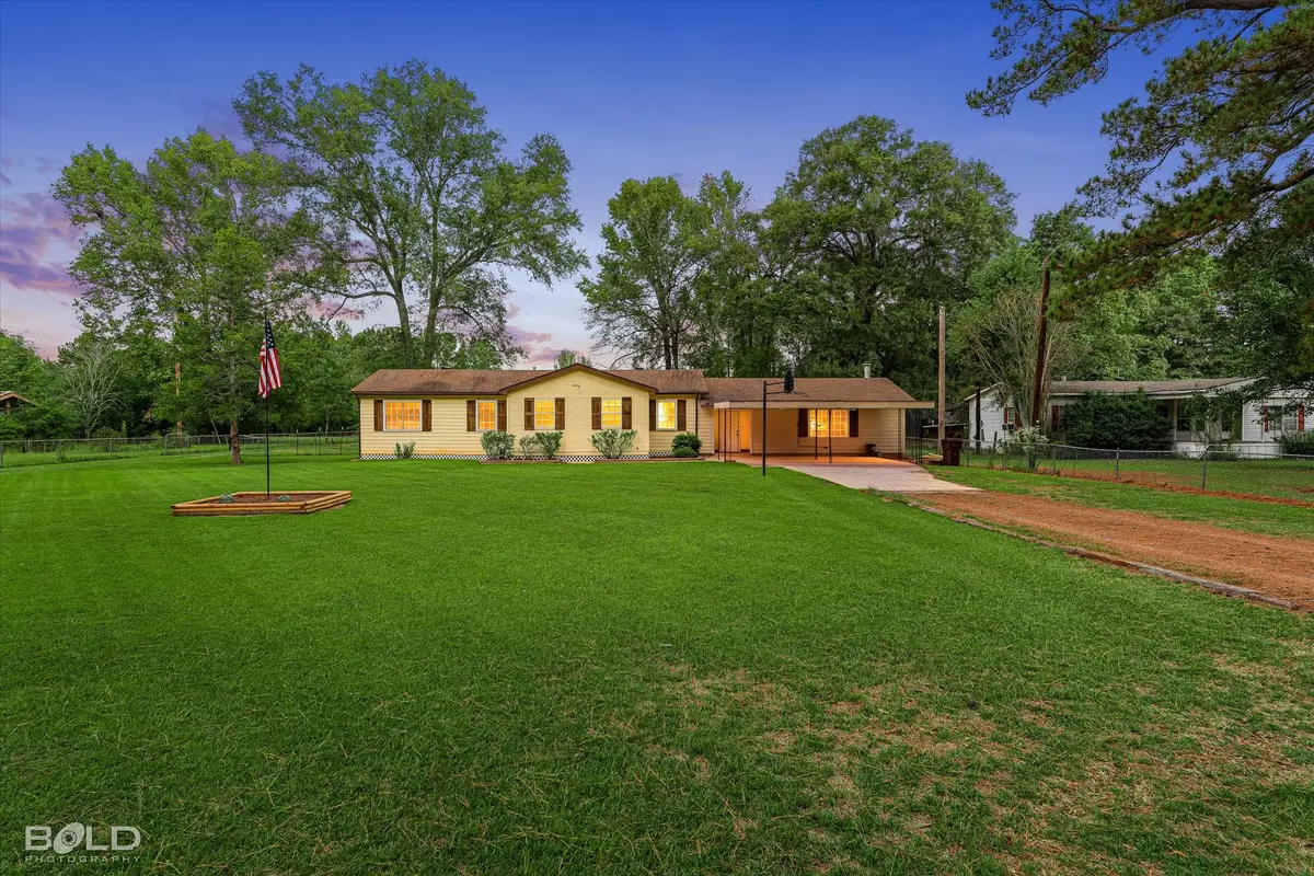 205 Lincoln Avenue, Haughton, LA 71037 - #1