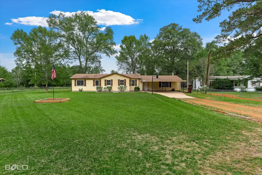 205 Lincoln Avenue, Haughton, LA 71037 - #3