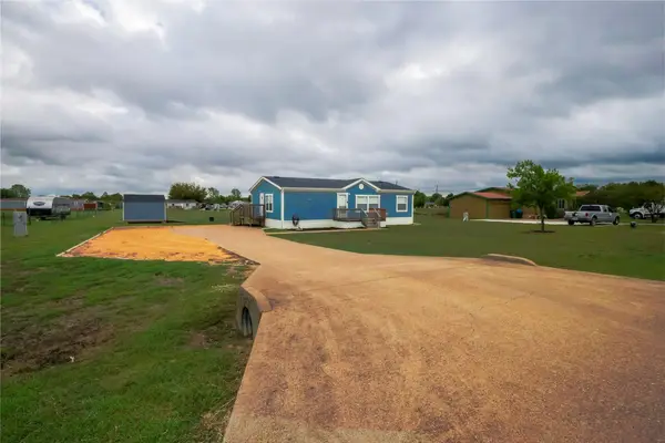 110 Eagle Ridge Drive, Waxahachie, TX 75165