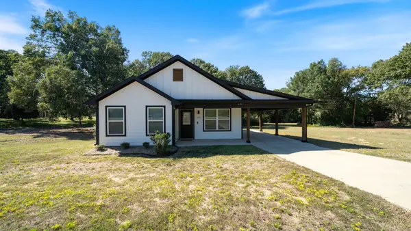 128 Crestwood Drive, Mabank, TX 75156
