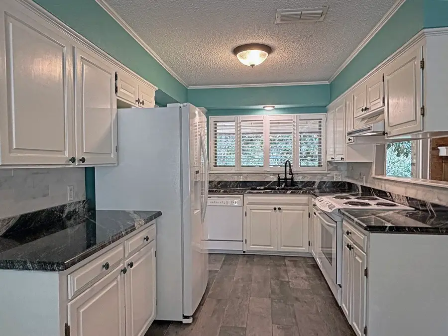 1006 Bel Air Drive, Athens, TX 75751 - #3