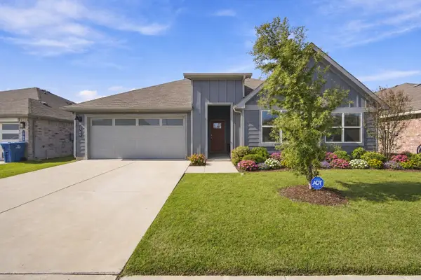 1709 Central Park Drive, Alvarado, TX 76009