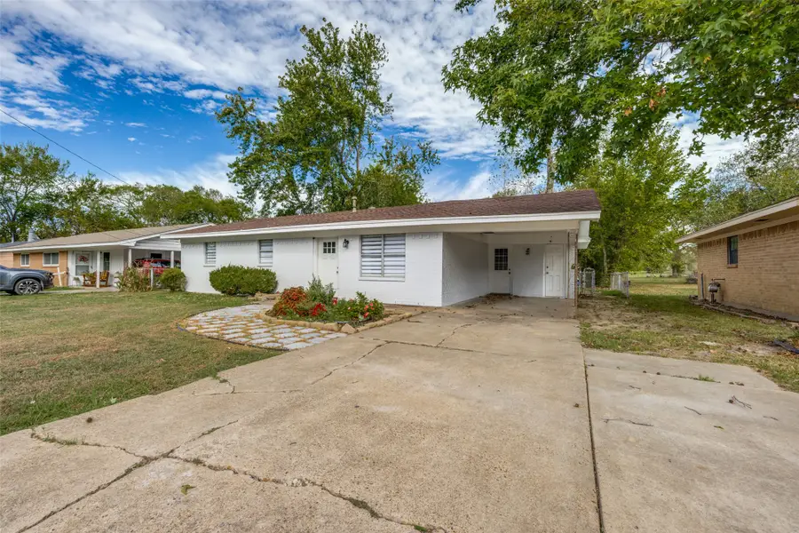 2020 Brown Avenue, Paris, TX 75460 - #2