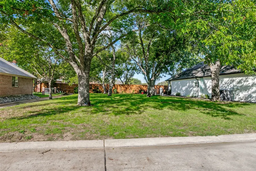 1010 Village Green Court, Arlington, TX 76012 - #3
