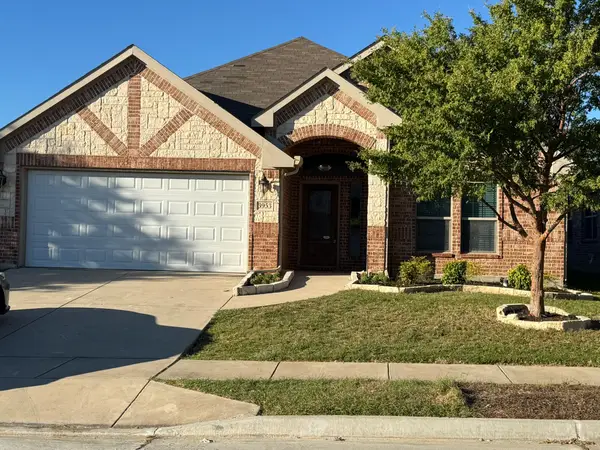 3953 Hollow Lake Road, Fort Worth, TX 76262