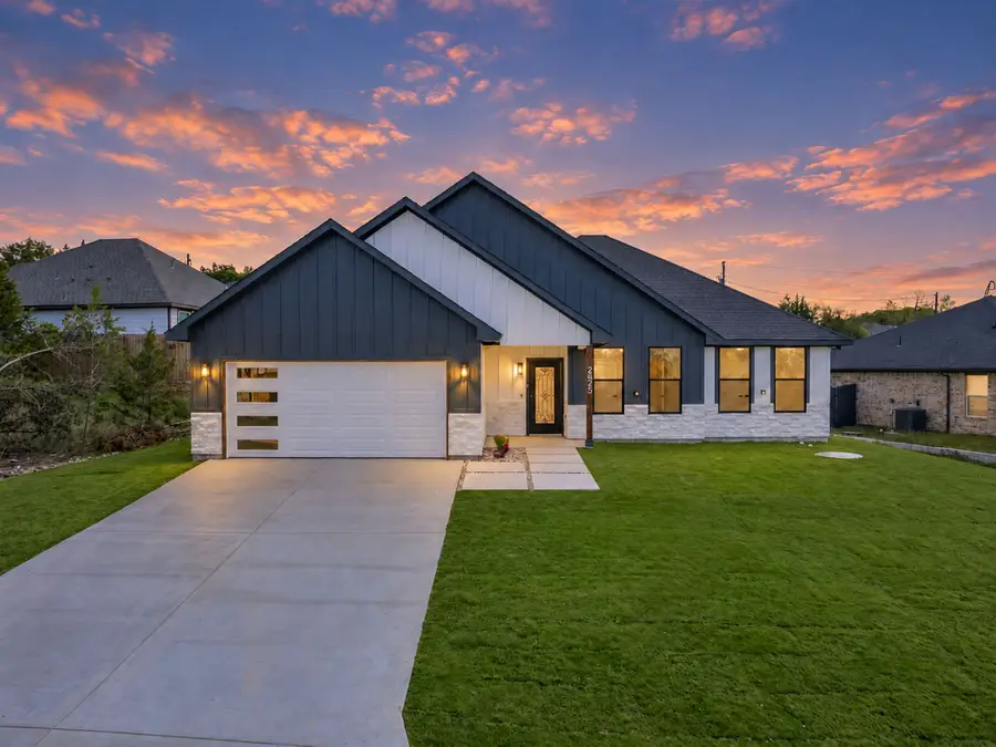 2625 White Rock Drive, Granbury, TX 76048 - #2