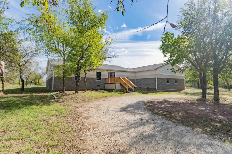 211 E Bay Drive, Bridgeport, TX 76426 - #3