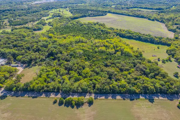 660 W Belt Line Road, Lancaster, TX 75146
