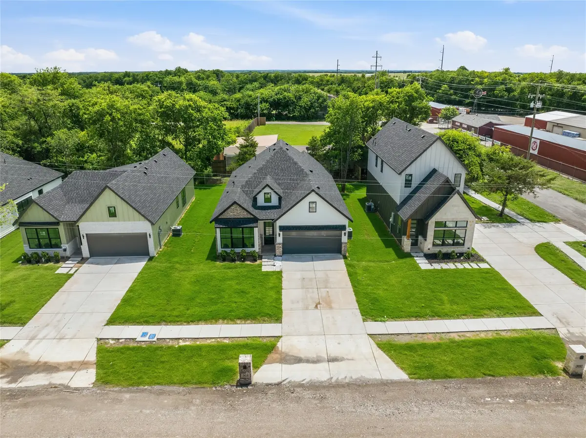 301 E Locust Street, Leonard, TX 75452 - #1