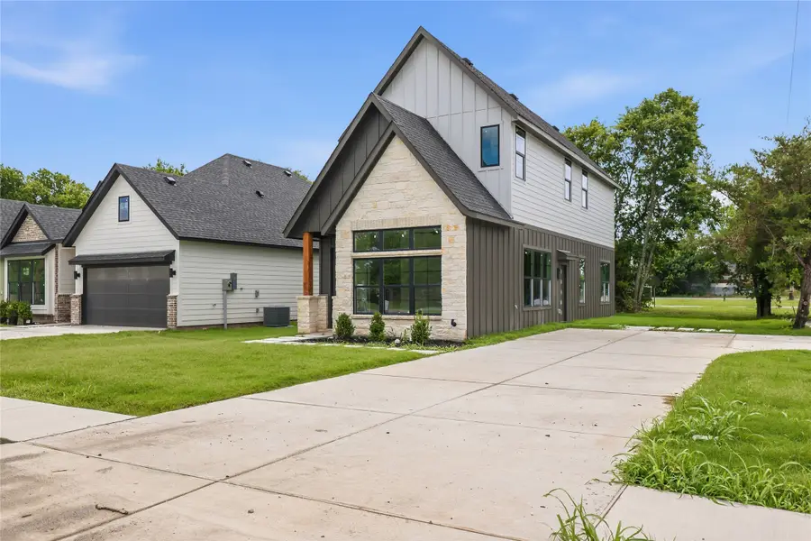 301 E Locust Street, Leonard, TX 75452 - #3
