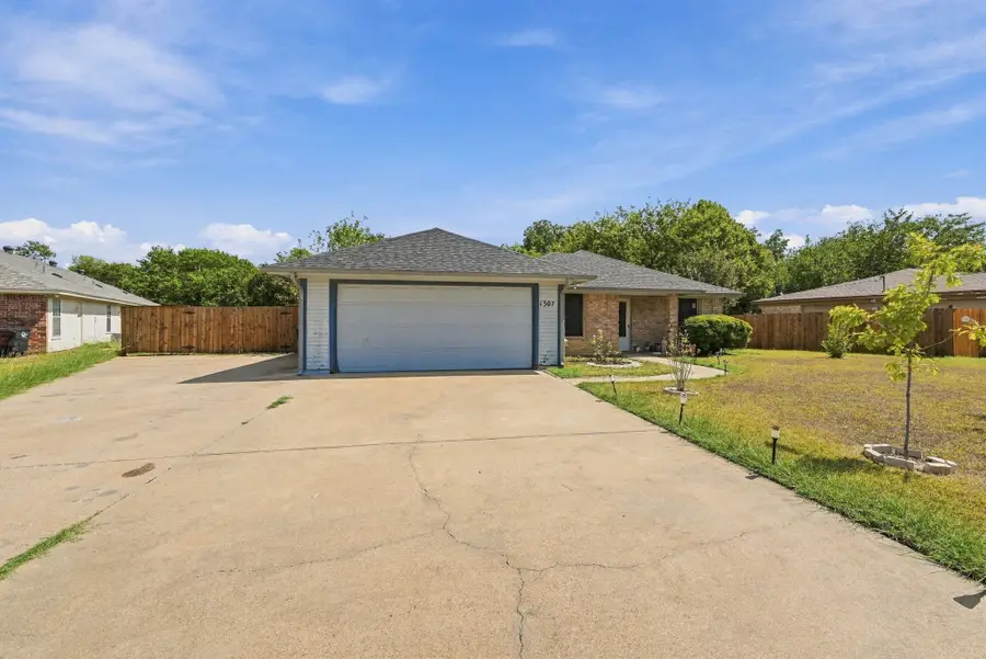 1307 Berry Drive, Cleburne, TX 76033 - #2