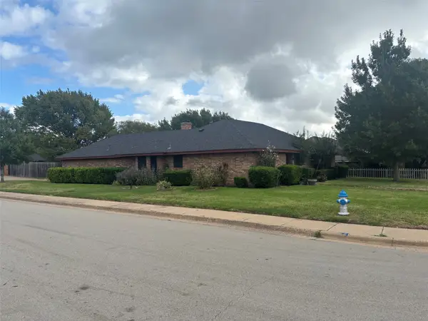 1335 Briarmeade Drive, Duncanville, TX 75137