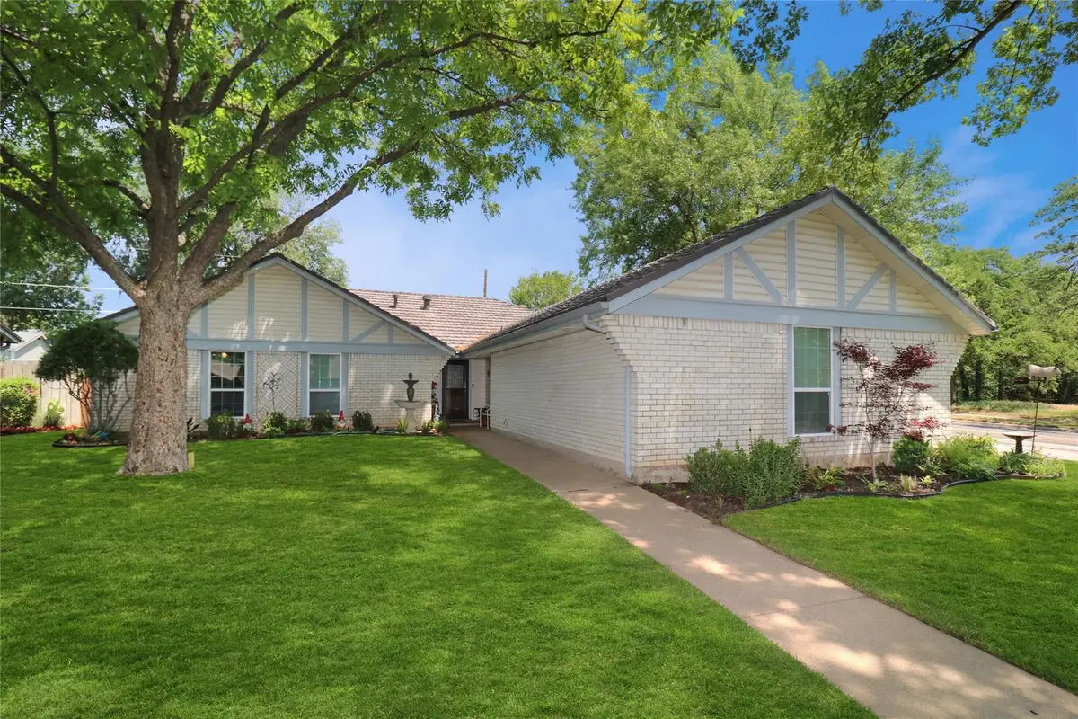 2001 Heather Way Drive, Arlington, TX 76012 - #1