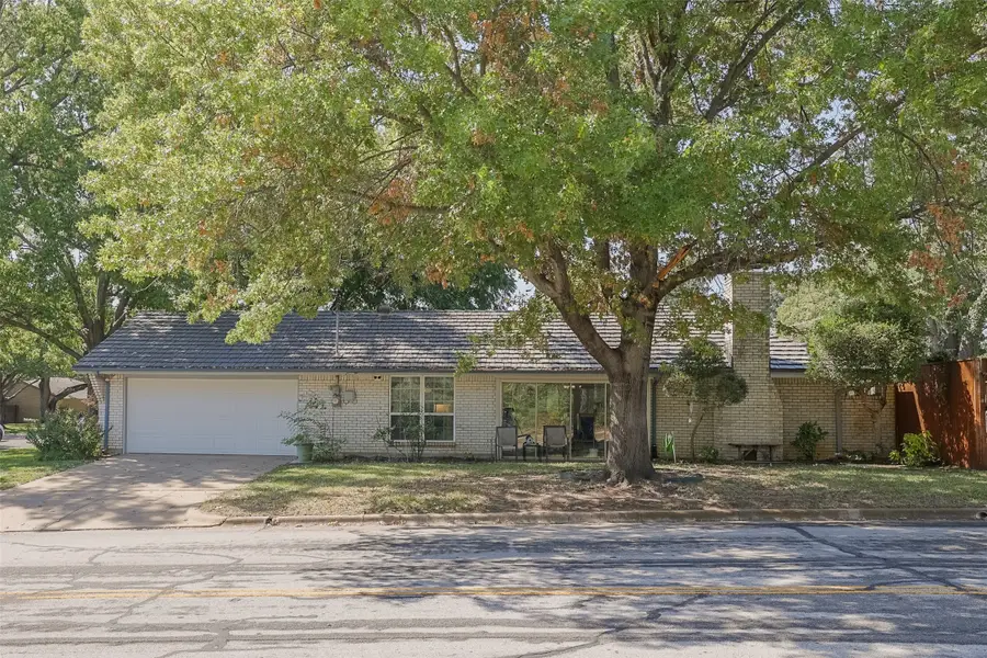 2001 Heather Way Drive, Arlington, TX 76012 - #2