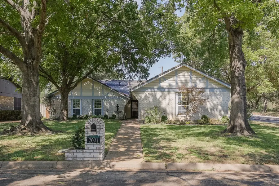 2001 Heather Way Drive, Arlington, TX 76012 - #3