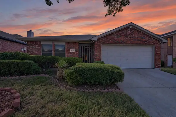2832 Trailhouse Drive, Dallas, TX 75237